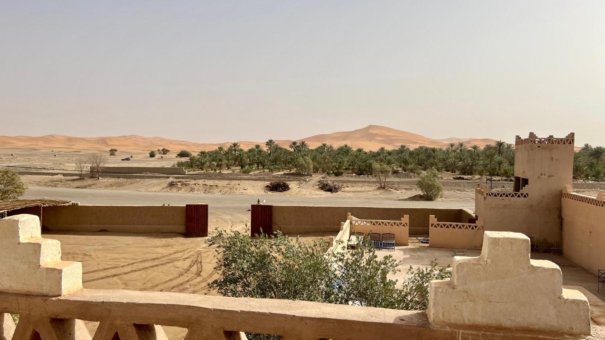 Hotel Riad Oasis Мерзуга Екстер'єр фото