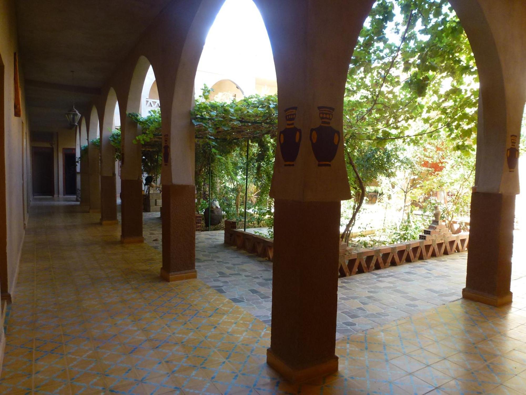 Hotel Riad Oasis Мерзуга Екстер'єр фото